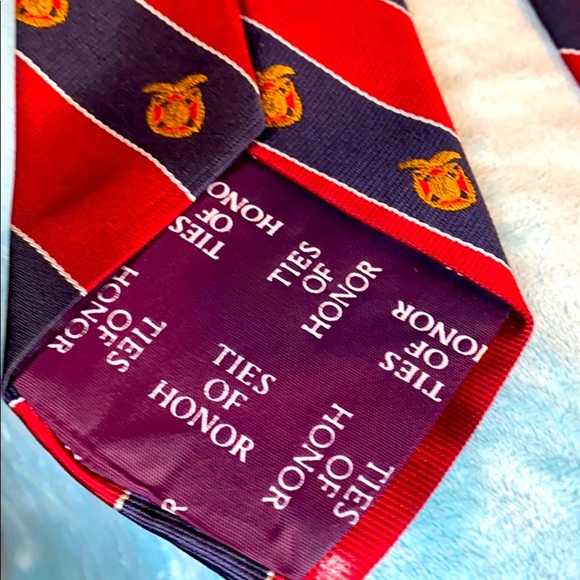 Vintage Ties of Honor Silk blend, red & navy blue tie - Picture 4 of 6